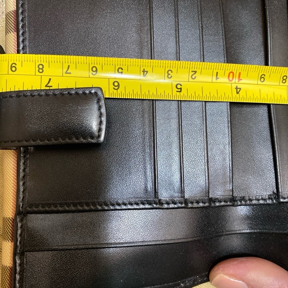 Authentic Burberry Wallet - Picture 7 of 16